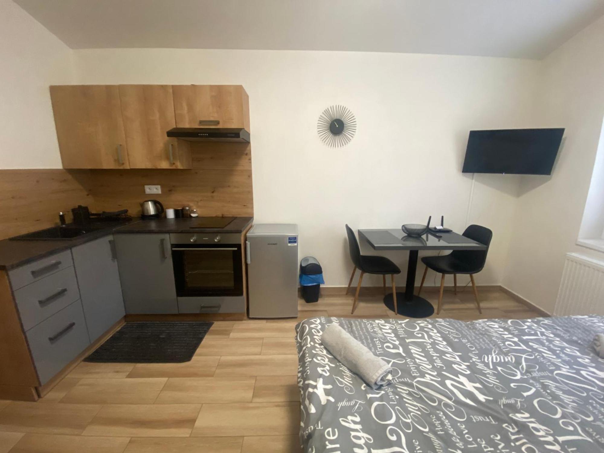 Cerna Ruze - Apartman 7 Plzeň Exterior foto